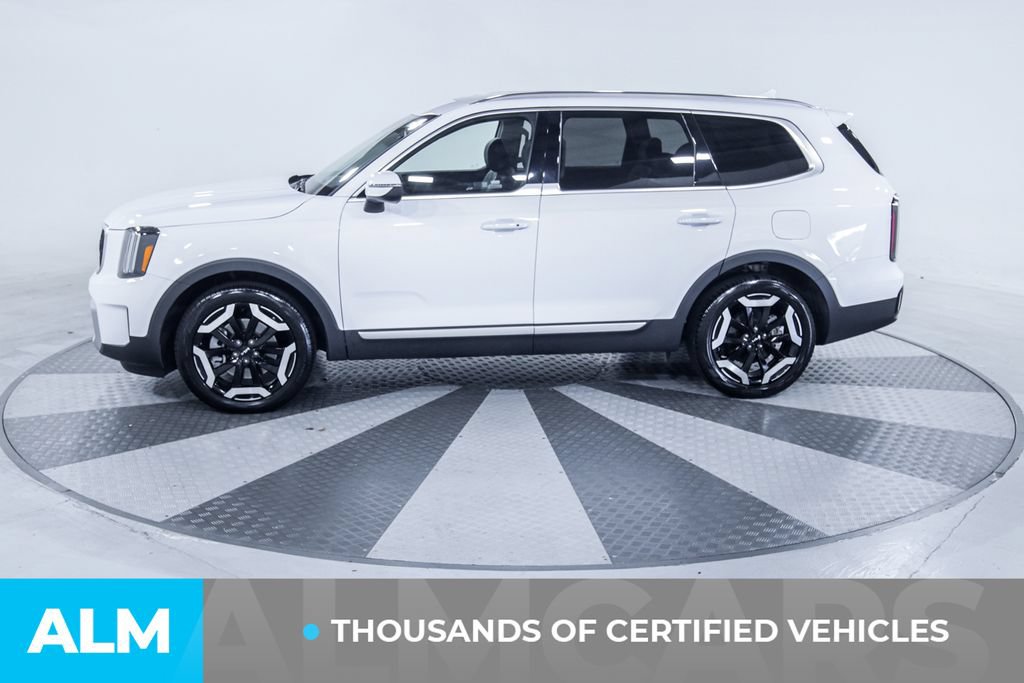 Used 2024 Kia Telluride EX FWD image 4