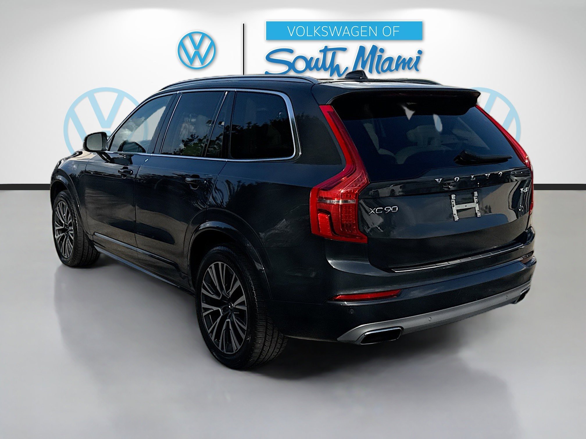 Used 2021 Volvo XC90 T6 Momentum w/ Advanced Package image 5