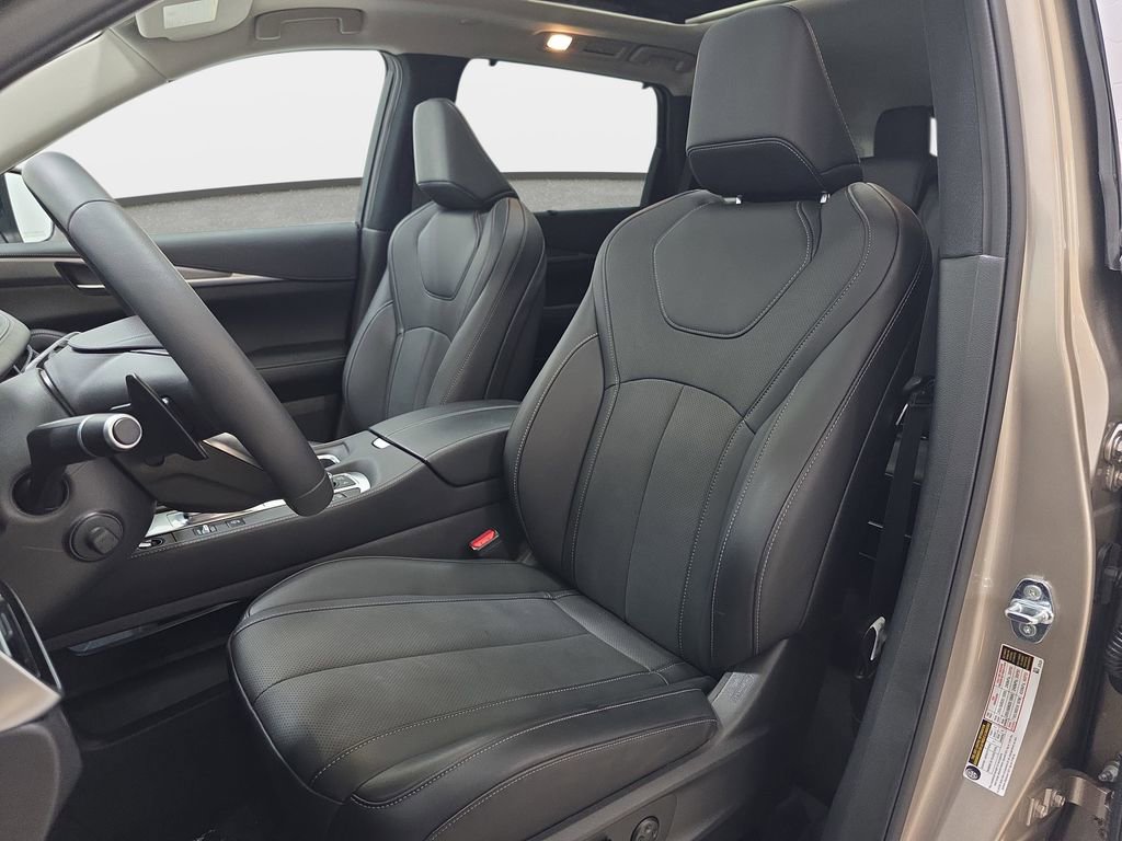 Certified 2026 INFINITI QX60 Luxe w/ Cargo Package AWD/4WD image 12