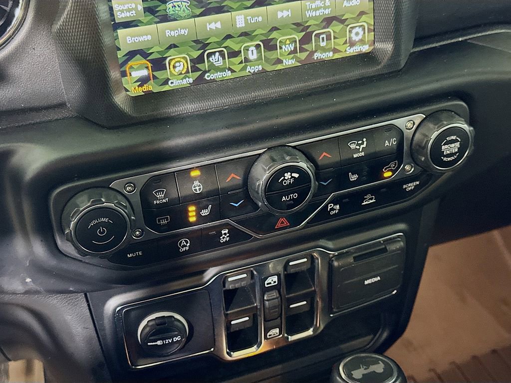 Used 2022 Jeep Wrangler Unlimited Sahara image 24
