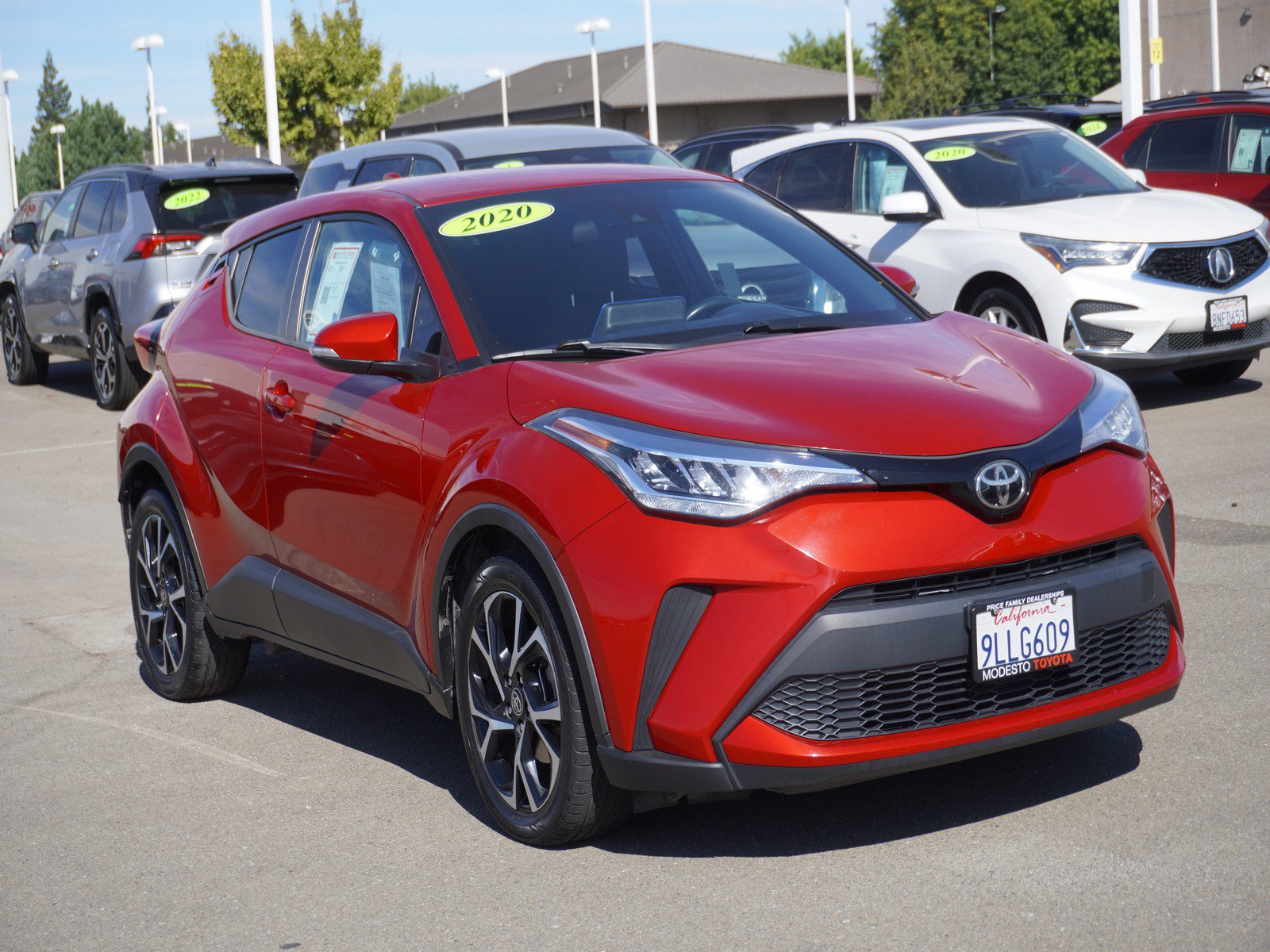 Used 2020 Toyota C-HR XLE FWD image 1