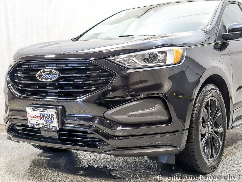 Used 2024 Ford Edge SE w/ Black Appearance Package image 4