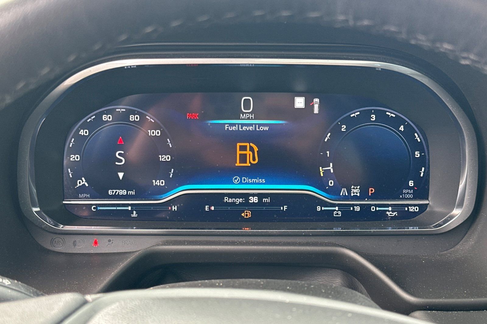 Used 2022 Chevrolet Tahoe Z71 w/ Z71 Off-Road Package AWD/4WD image 38