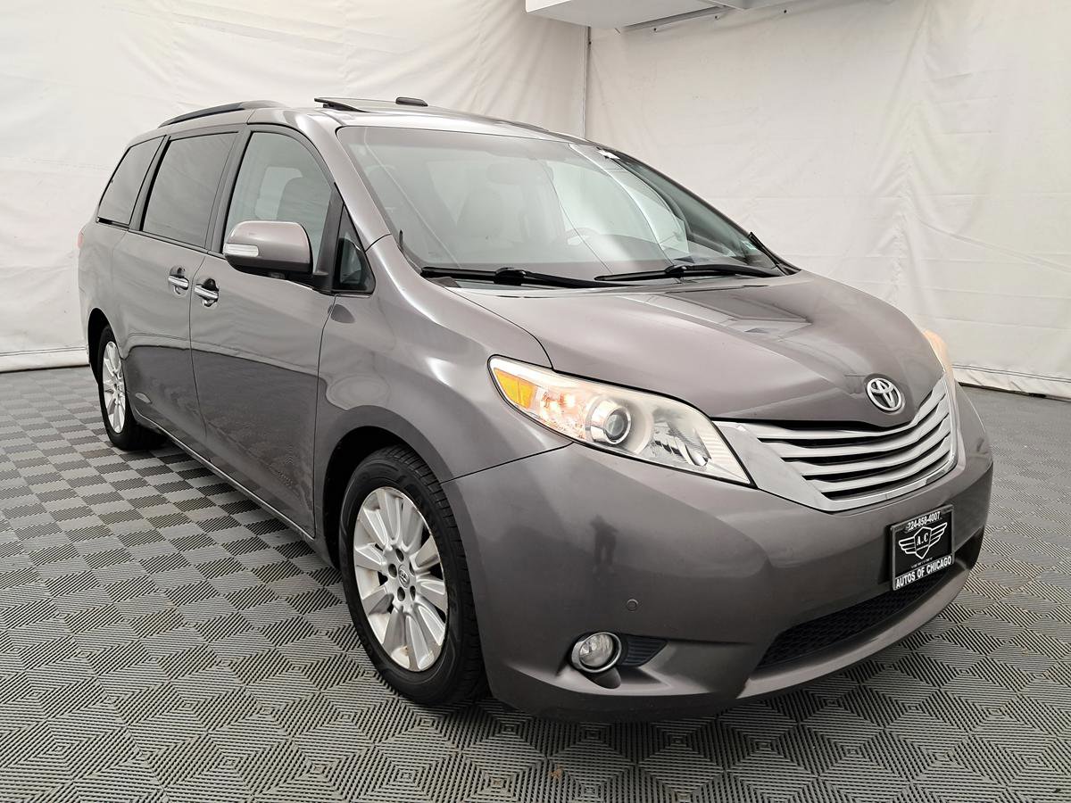 Used 2013 Toyota Sienna Limited w/ Premium Pkg image 2