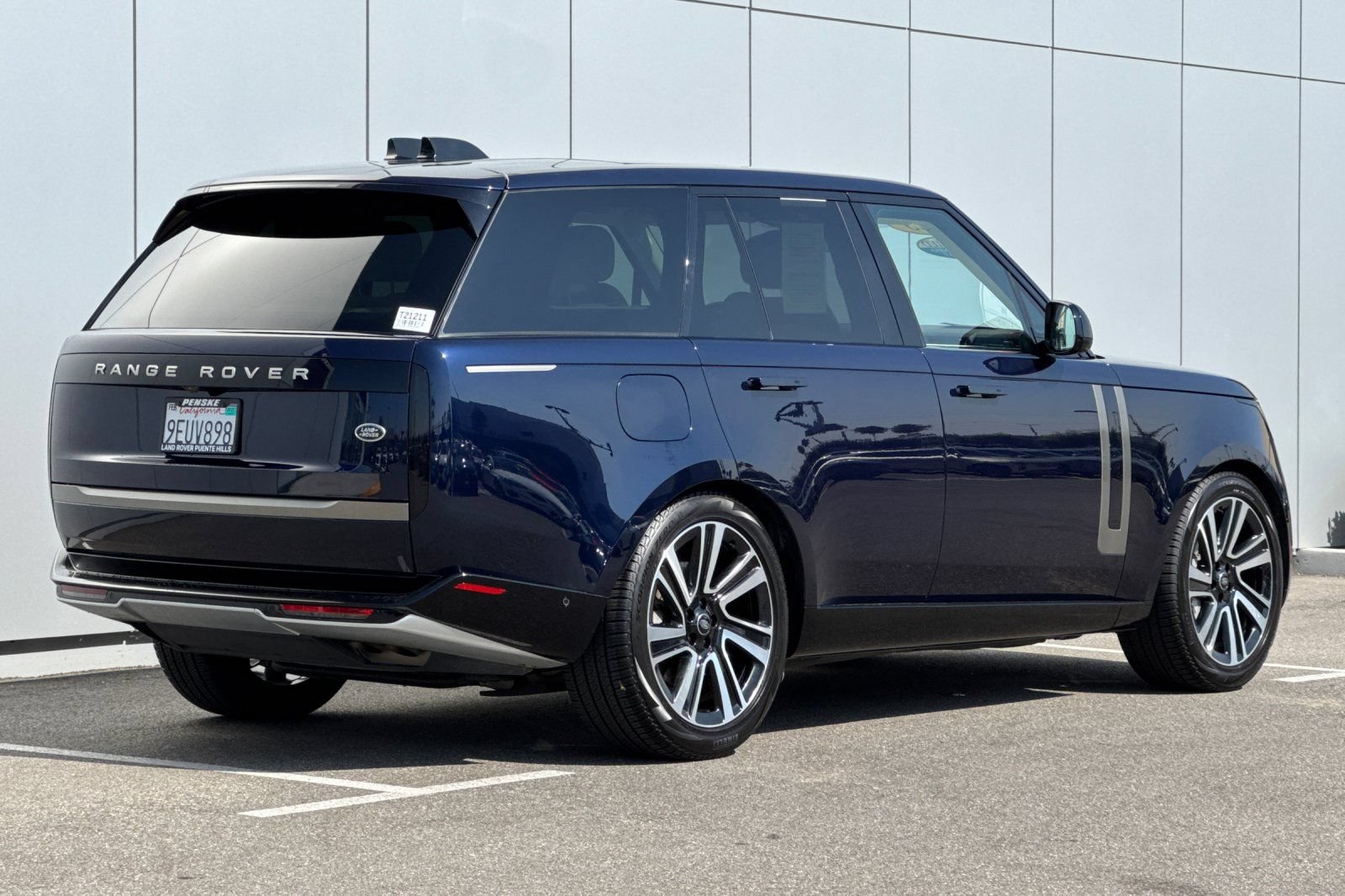 Certified 2023 Land Rover Range Rover SE AWD/4WD image 5