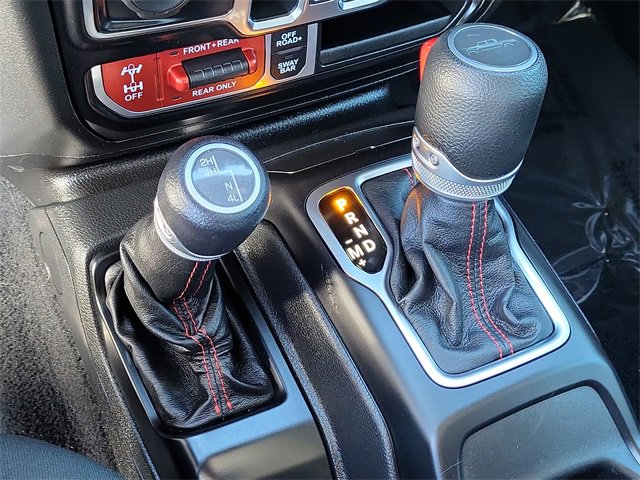 Used 2022 Jeep Gladiator Rubicon w/ Cold Weather Group image 17