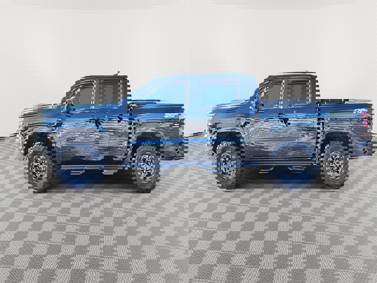 Used 2024 Nissan Frontier SV image 8