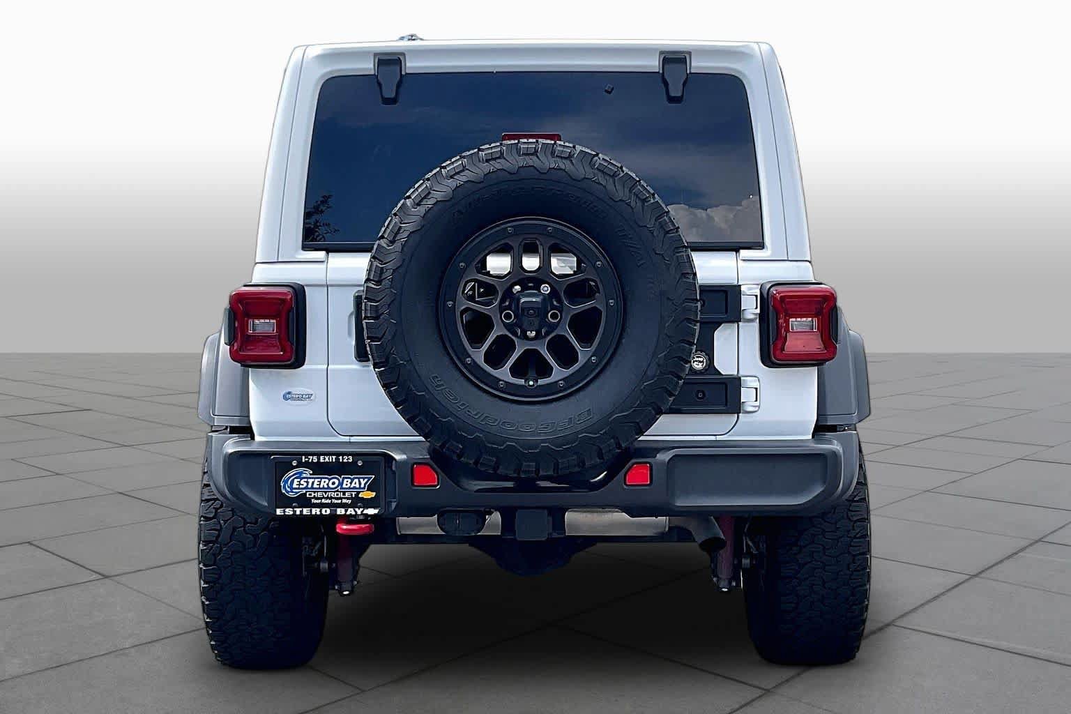 Used 2023 Jeep Wrangler Unlimited Rubicon w/ Xtreme 35 Tire Package AWD/4WD image 5