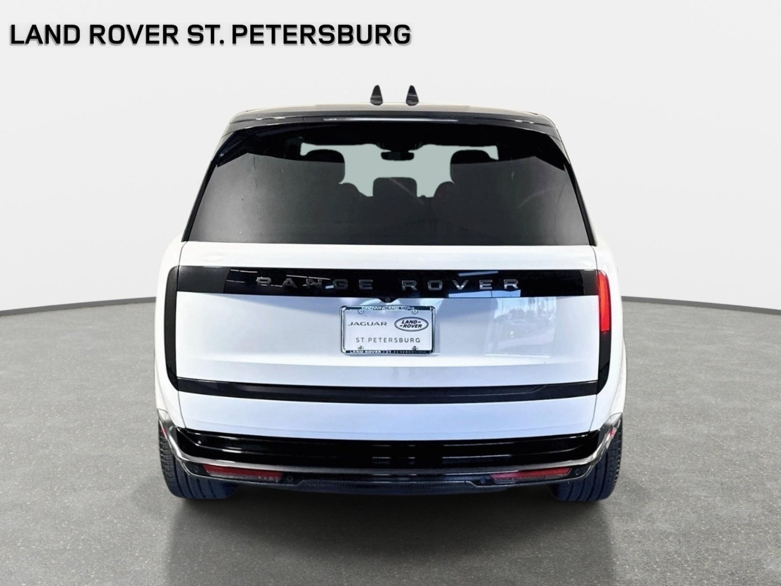 Used 2024 Land Rover Range Rover SE AWD/4WD image 6