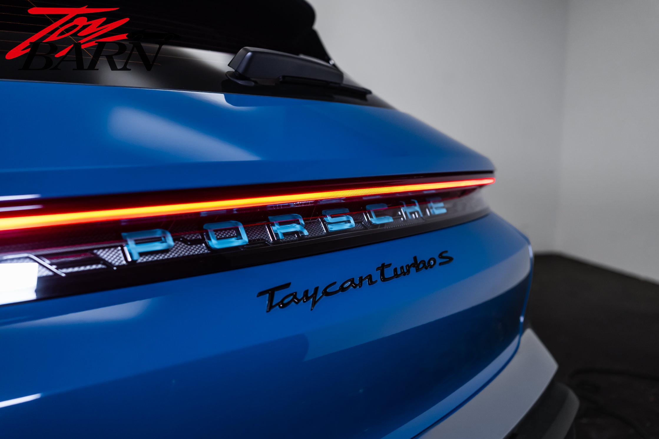 Used 2023 Porsche Taycan Turbo S w/ Premium Package AWD/4WD image 11
