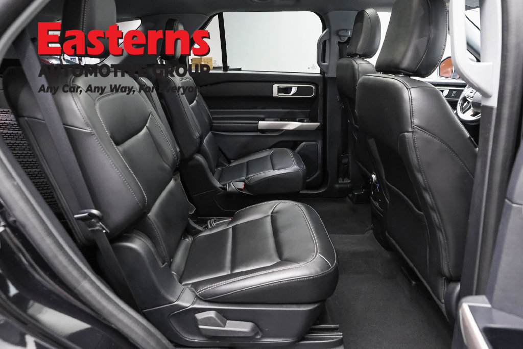 Used 2022 Ford Explorer XLT w/ Equipment Group 202A AWD/4WD image 24