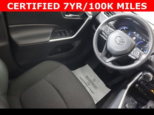 Used 2025 Toyota RAV4 XLE image 21