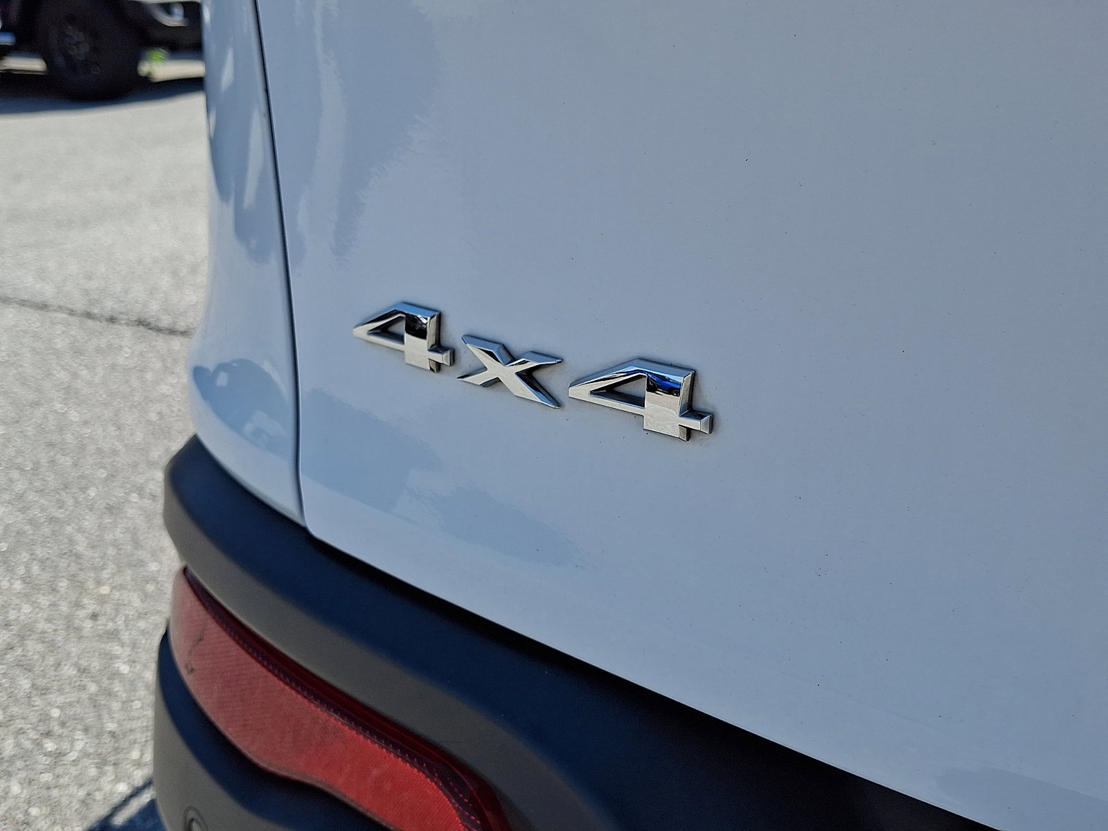 Used 2018 Jeep Cherokee Limited AWD/4WD image 32