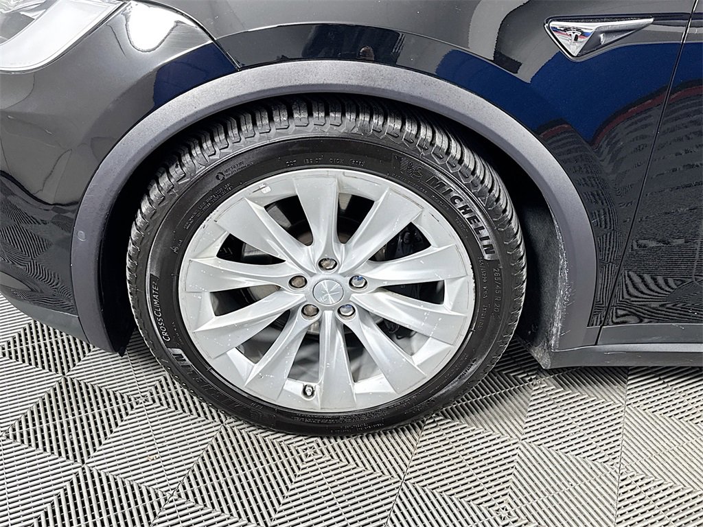 Used 2018 Tesla Model X 100D image 30