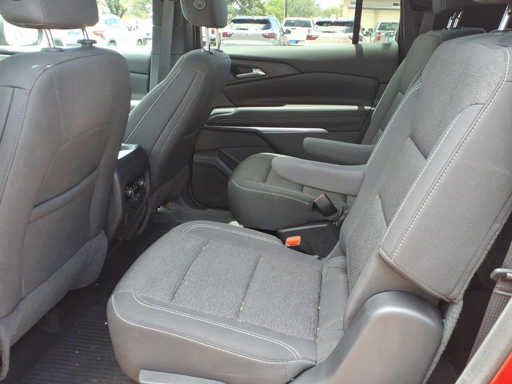 Used 2024 Chevrolet Traverse LT FWD image 10