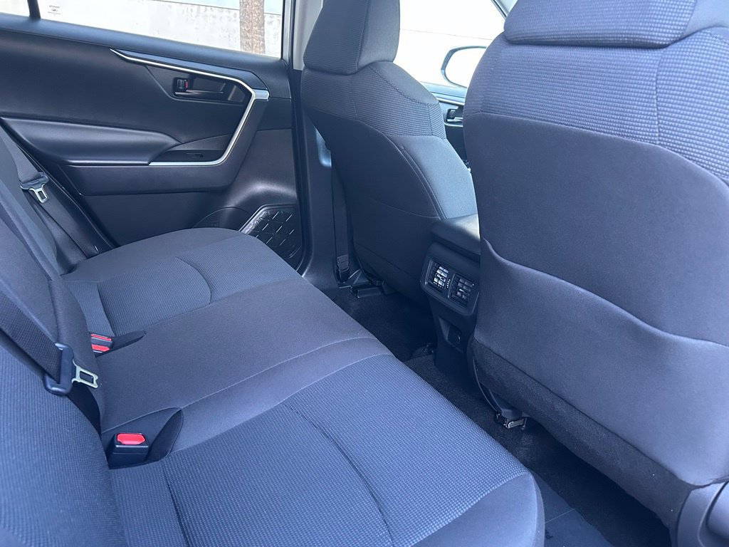 Used 2024 Toyota RAV4 LE FWD image 32