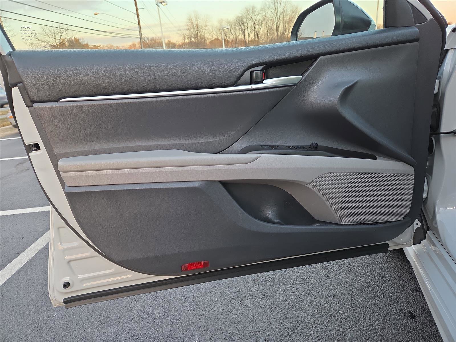 Used 2023 Toyota Camry SE image 13