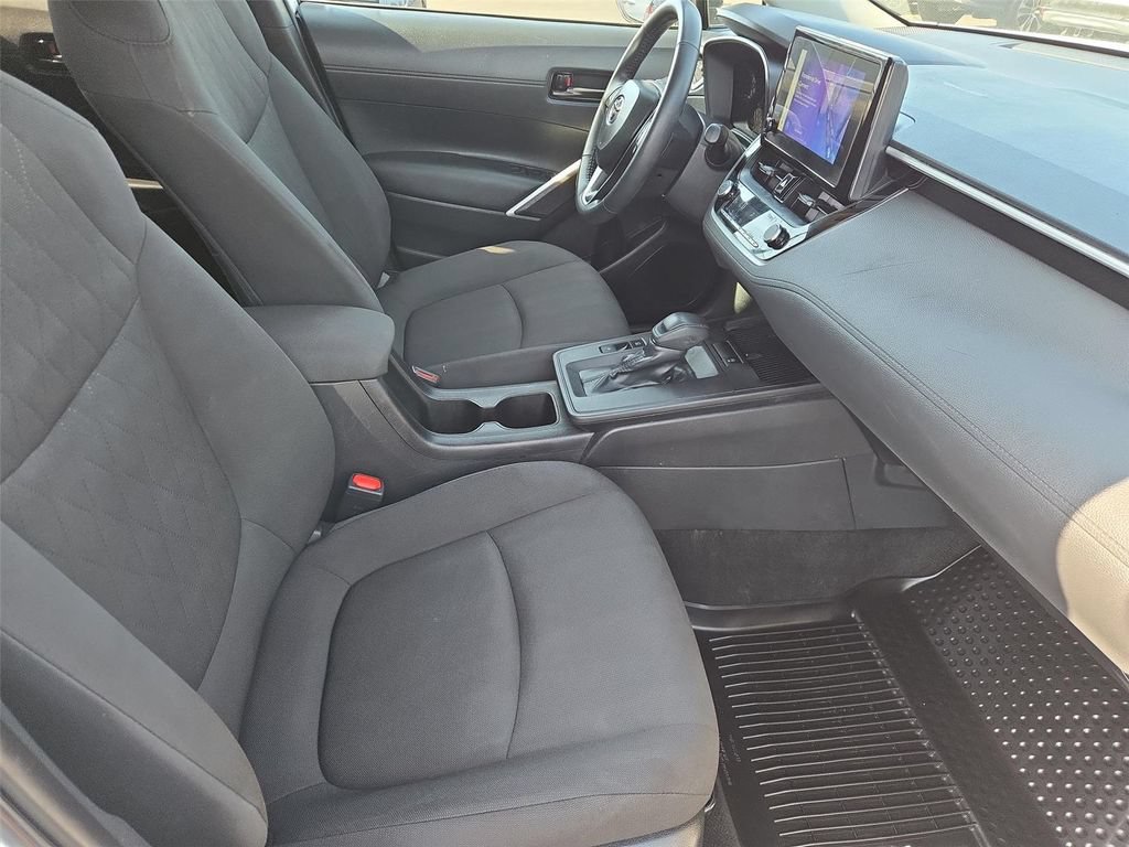 Used 2026 Toyota Corolla Cross LE FWD image 19