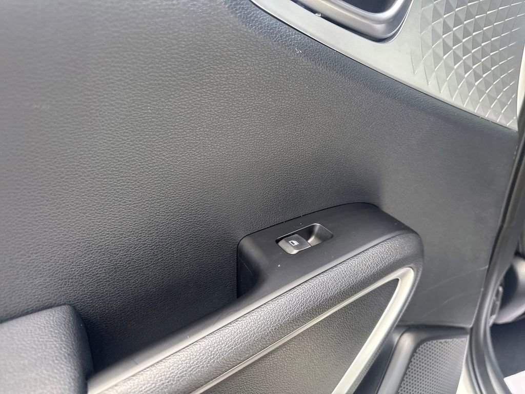 Used 2025 Kia Soul LX w/ LX Technology Package image 27