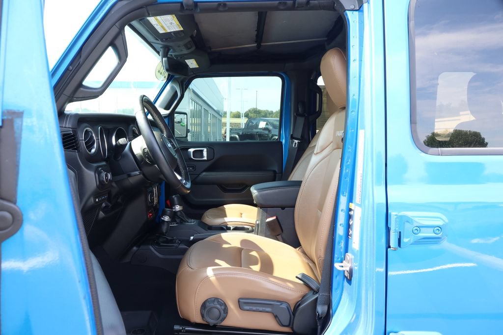 Used 2022 Jeep Wrangler Unlimited Rubicon 4xe w/ Cold Weather Group AWD/4WD image 9