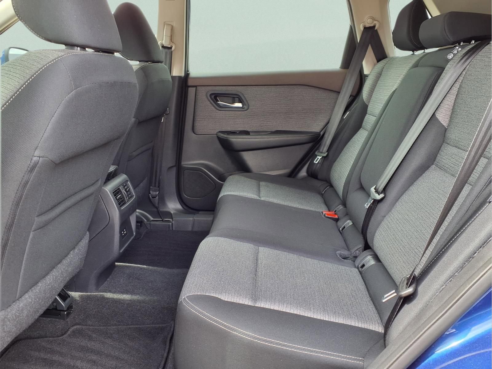 Used 2022 Nissan Rogue SV image 12