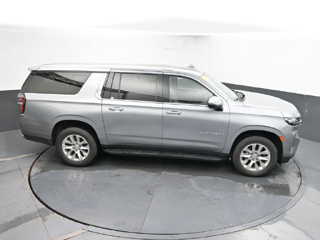 Used 2023 Chevrolet Suburban Premier AWD/4WD image 41