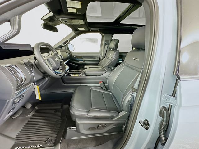 New 2025 Ford Expedition Platinum image 28