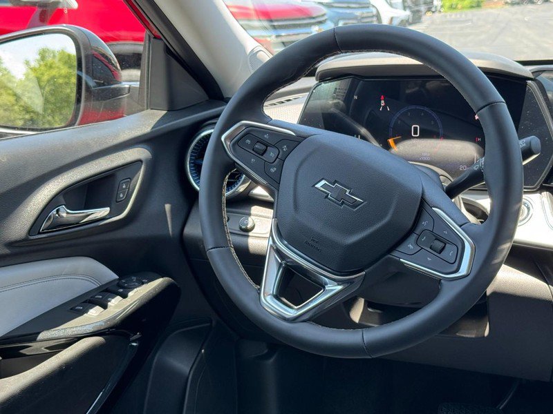 New 2026 Chevrolet Trax LT w/ Driver Confidence Package FWD image 8