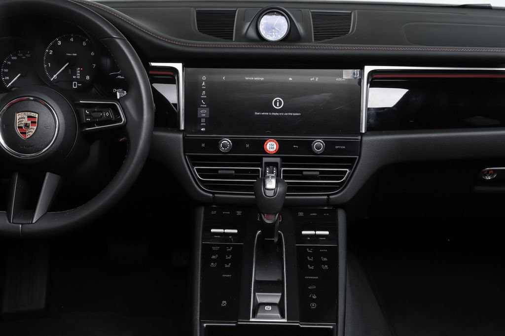 Used 2025 Porsche Macan AWD/4WD image 15
