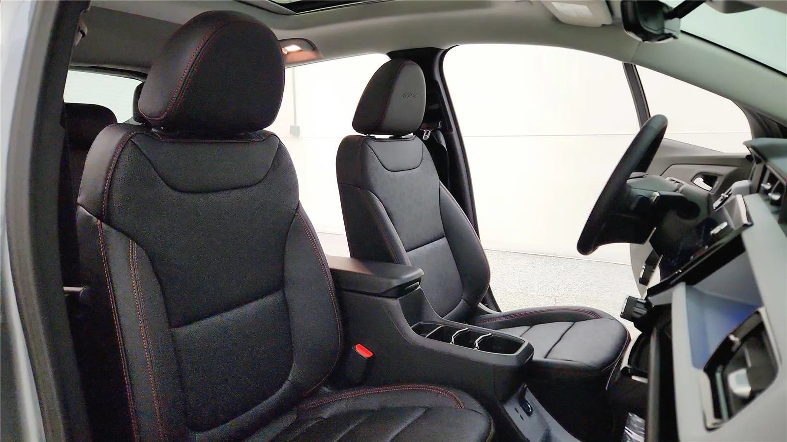 New 2027 Chevrolet Bolt RS w/ Technology Package FWD image 40