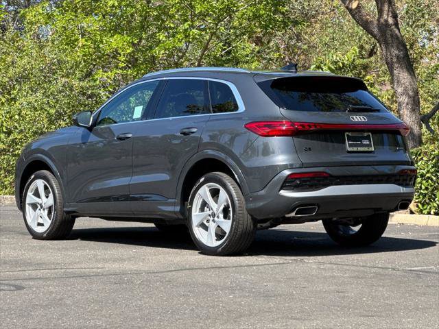 Certified 2025 Audi Q5 Premium w/ Premium Plus AWD/4WD image 7