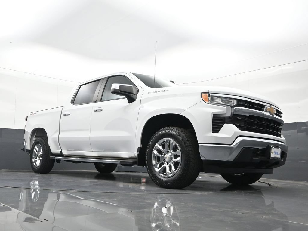 Used 2022 Chevrolet Silverado 1500 LT AWD/4WD image 37