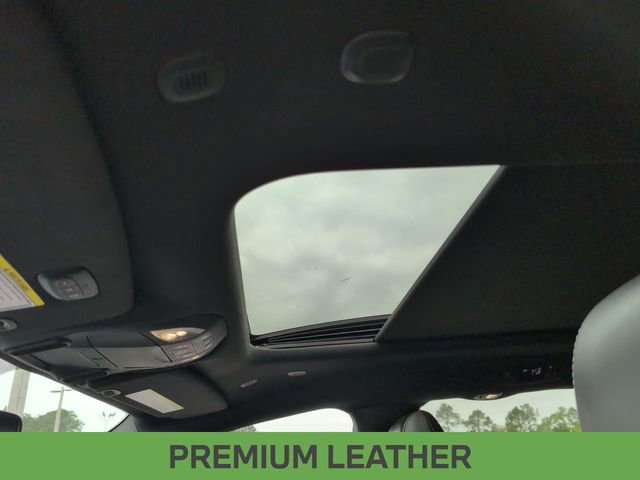 Used 2025 Chrysler Pacifica Limited image 17