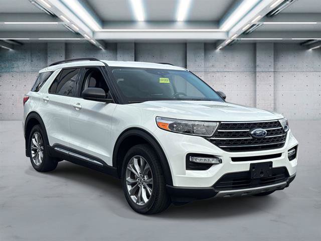 Used 2023 Ford Explorer XLT w/ Equipment Group 202A AWD/4WD image 3