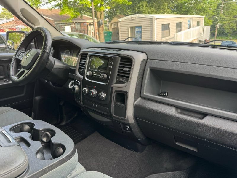 Used 2017 RAM 1500 Express AWD/4WD image 13