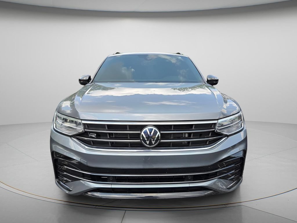 Used 2022 Volkswagen Tiguan SE R-Line FWD image 3