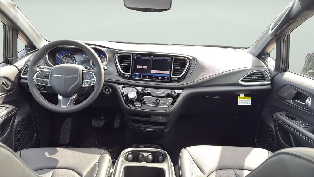 New 2026 Chrysler Pacifica Select AWD/4WD image 14
