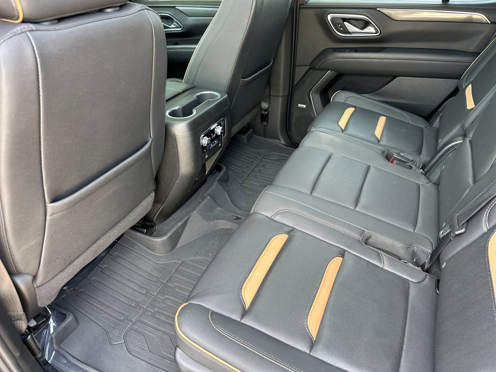 Used 2023 GMC Yukon AT4 w/ AT4 Premium Plus Package AWD/4WD image 12