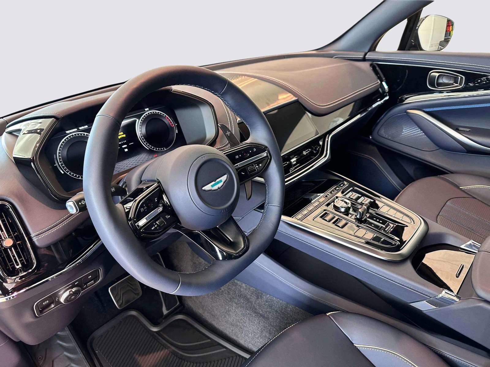 New 2025 Aston Martin DBX 707 image 12