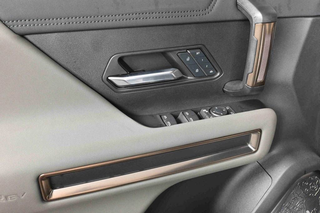 New 2025 GMC Hummer EV 3X w/ LPO, Cargo Utility Package image 5