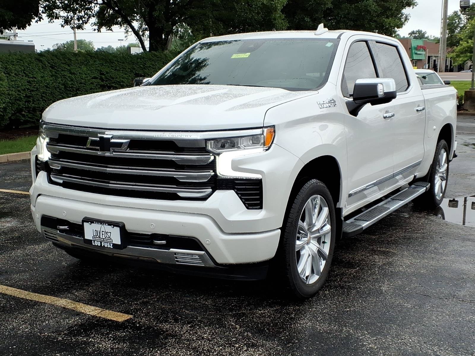 Used 2024 Chevrolet Silverado 1500 High Country w/ High Country Premium Package AWD/4WD image 3