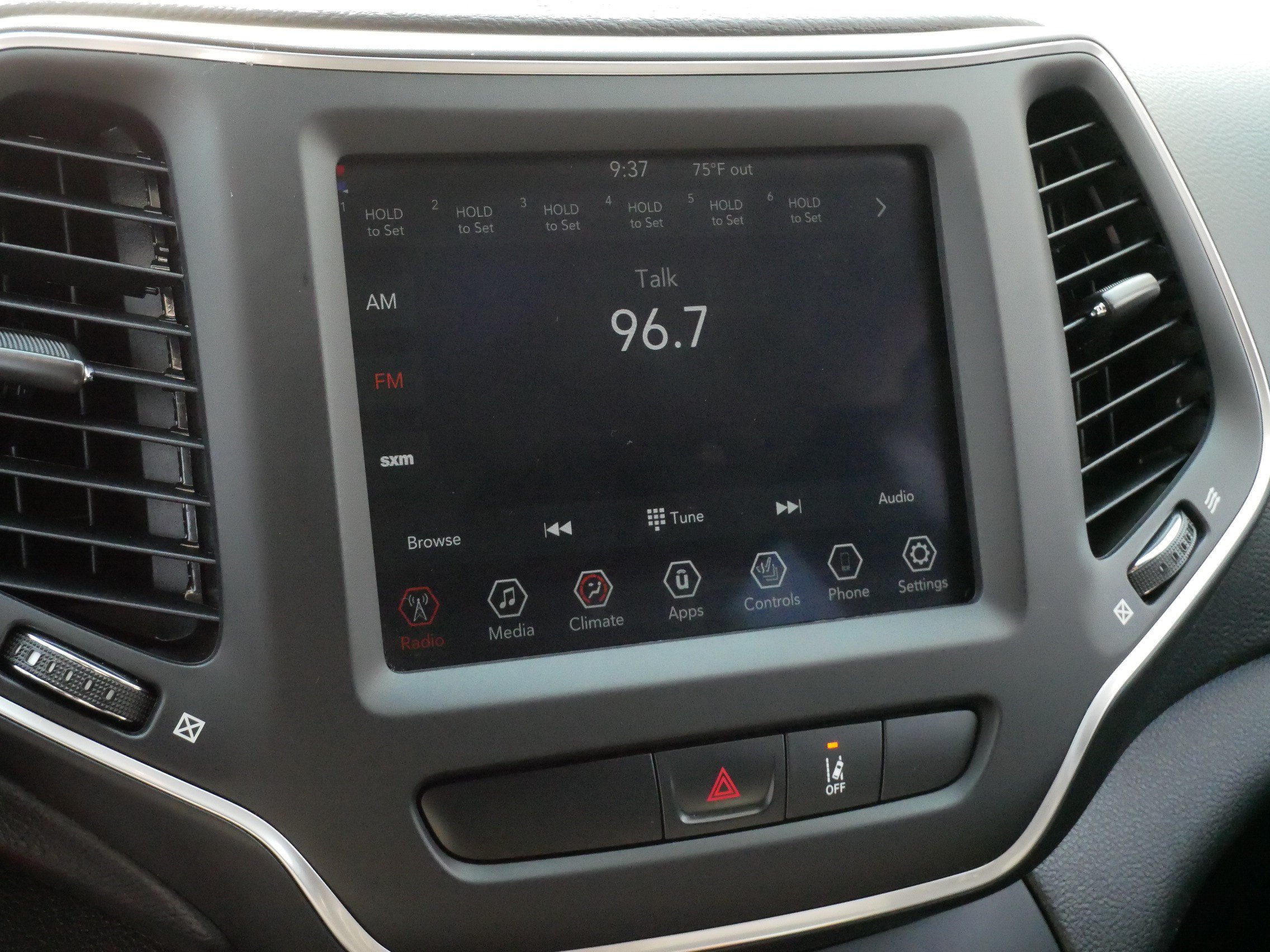 Used 2022 Jeep Cherokee Latitude AWD/4WD image 22
