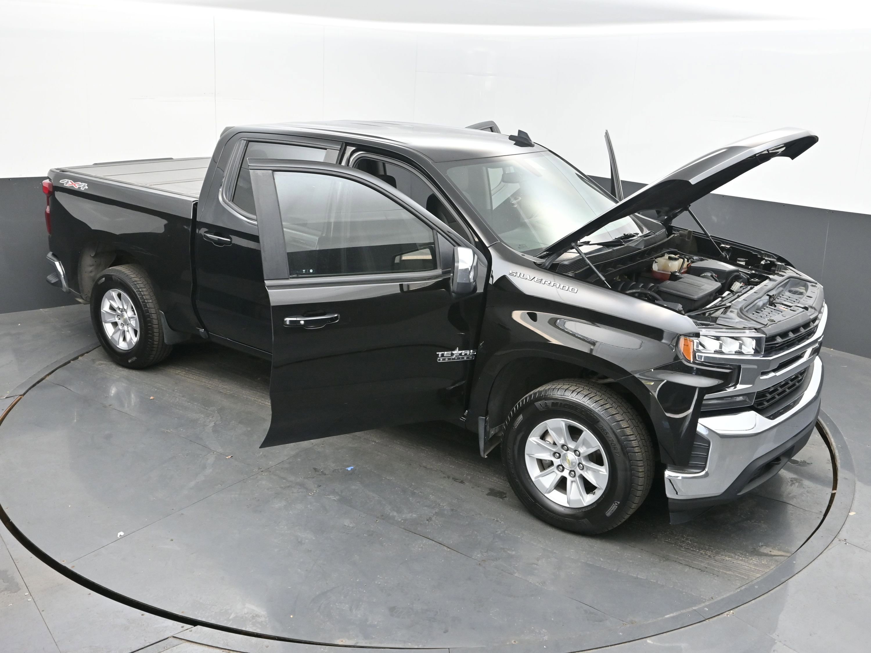 Used 2020 Chevrolet Silverado 1500 LT w/ Texas Edition image 38