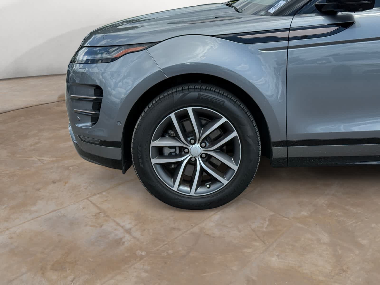 Used 2024 Land Rover Range Rover Evoque Dynamic SE AWD/4WD image 17