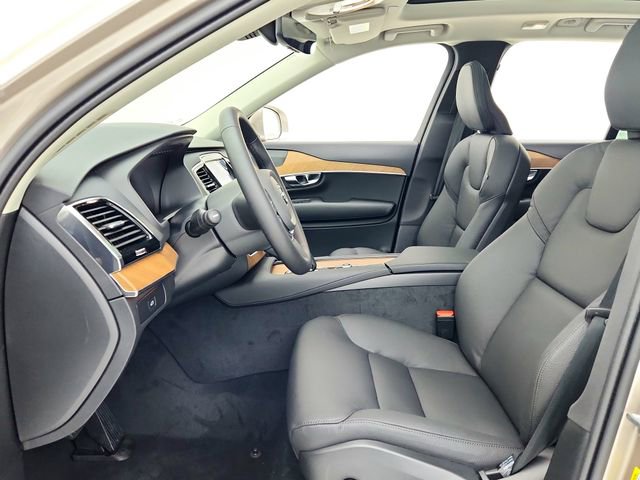 New 2025 Volvo XC90 B6 Plus w/ Protection Package Premier image 21