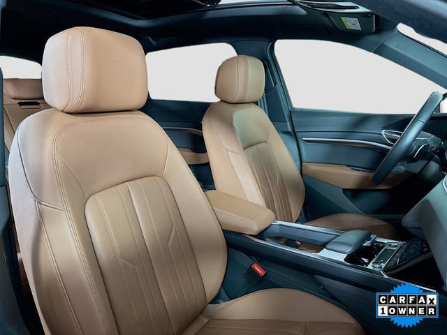 Used 2022 Audi e-tron Premium w/ Convenience Plus Package image 28