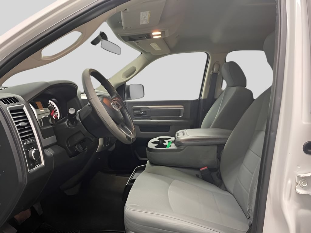 Used 2017 RAM 1500 Classic SLT AWD/4WD image 17