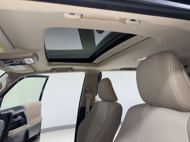 Used 2022 Toyota 4Runner SR5 Premium w/ Moonroof Package AWD/4WD image 2