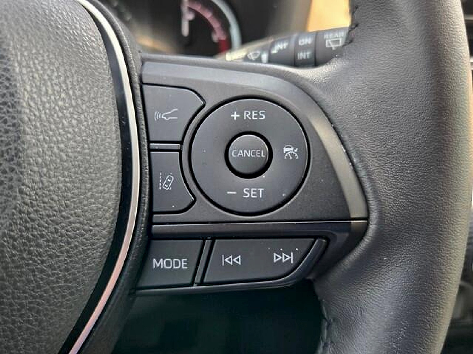 Used 2023 Toyota RAV4 XLE Premium FWD image 22