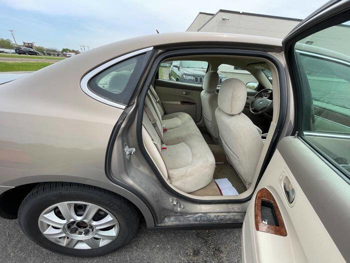 Used 2006 Buick LaCrosse CX FWD image 28